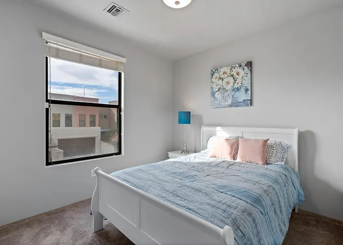 Serene Retreat With Pool & 3 Bed 3 Bath Сasa de vacaciones Tucson