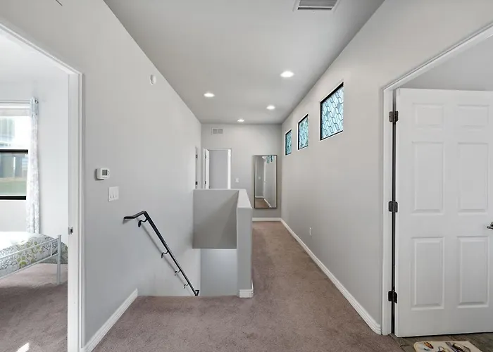 Serene Retreat With Pool & 3 Bed 3 Bath Tucson