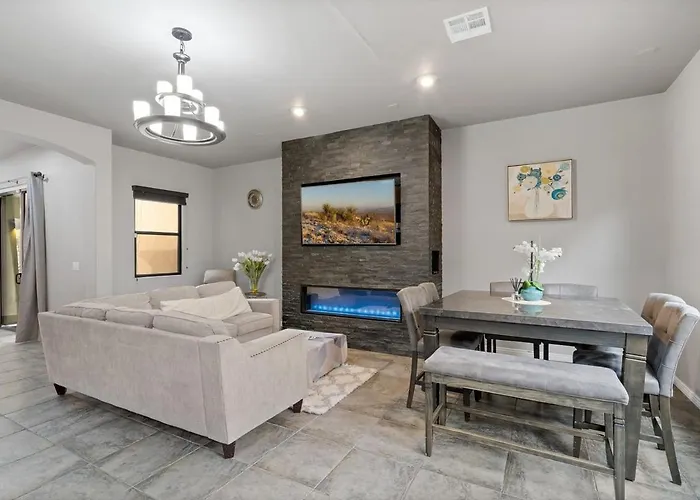 Serene Retreat With Pool & 3 Bed 3 Bath Сasa de vacaciones Tucson
